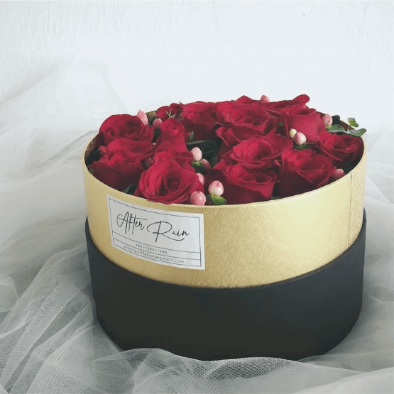 Red Roses Fresh Flower Box by AFTERRAINFLORIST