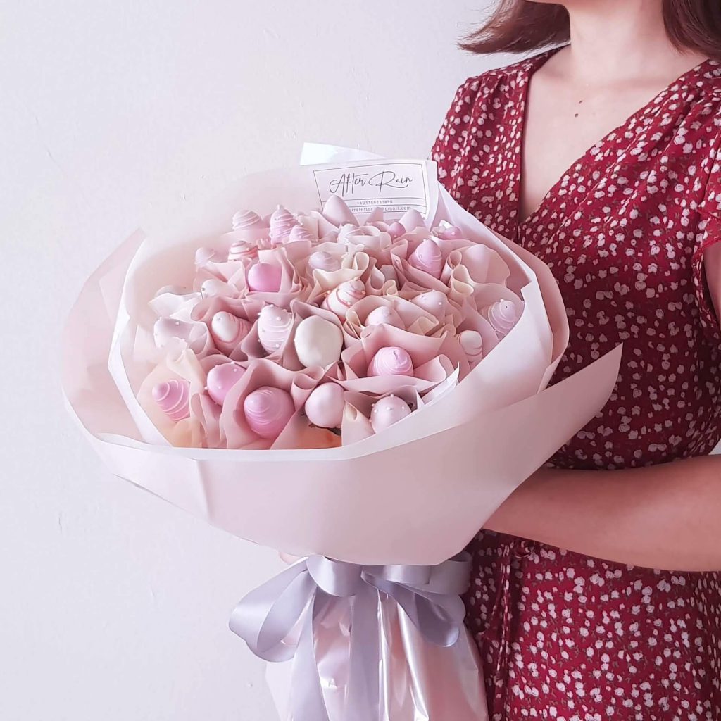 36pcs of Pink Fresh Strawberry Chocolate Dip in Bouquet Style by AFTERRAINFLORIST