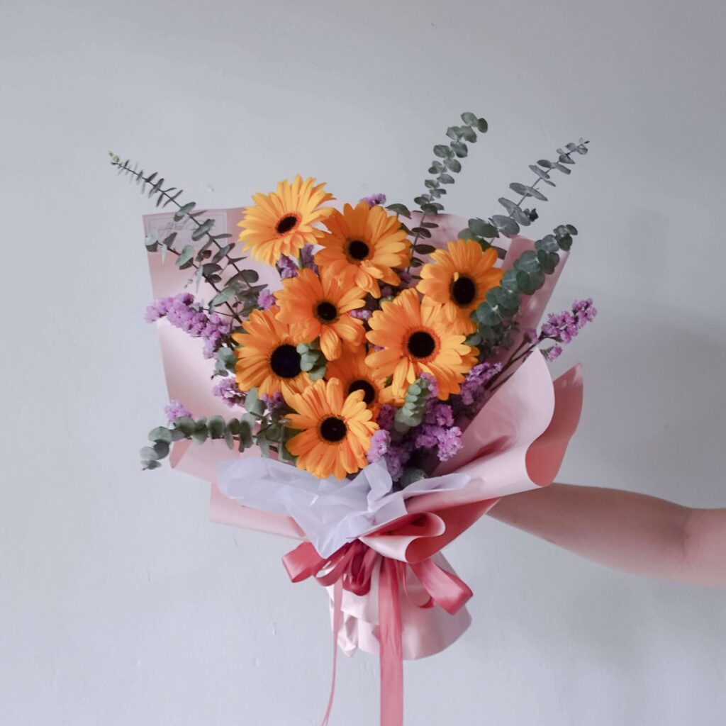 Sunshine_Fresh_Flower_Graduation_Bouquet_by_AfterRainFLorist_PJ_Malaysia_online_Florist_Nearby_University_Malaya (UM)_KL_Selangor_Klang_Valley_Flower_Delivery_Service8