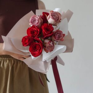 VDay 2024 Valentine’s Day 2024 Red and Cappuccino Rose Only Freestyle Wrapping Fresh Flower Bouquet For Lover For Her Hot Selling