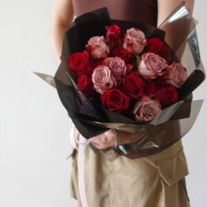 VDay 2024 Valentine’s Day 2024 Red and Cappuccino Rose Only Round Wrapping style Fresh Flower Bouquet For Lover For Her Hot Selling